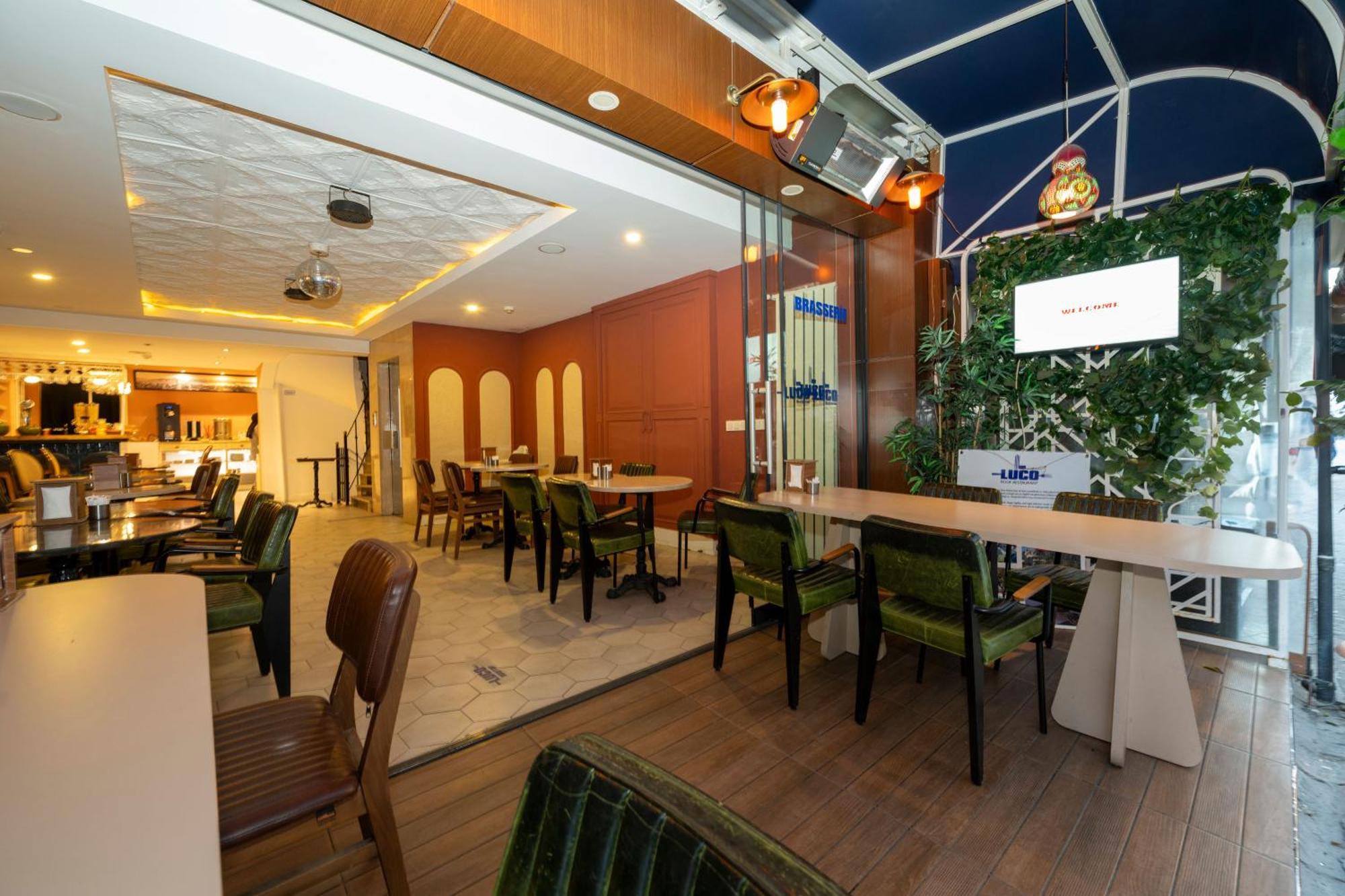 Raymond Blue Hotel 3*